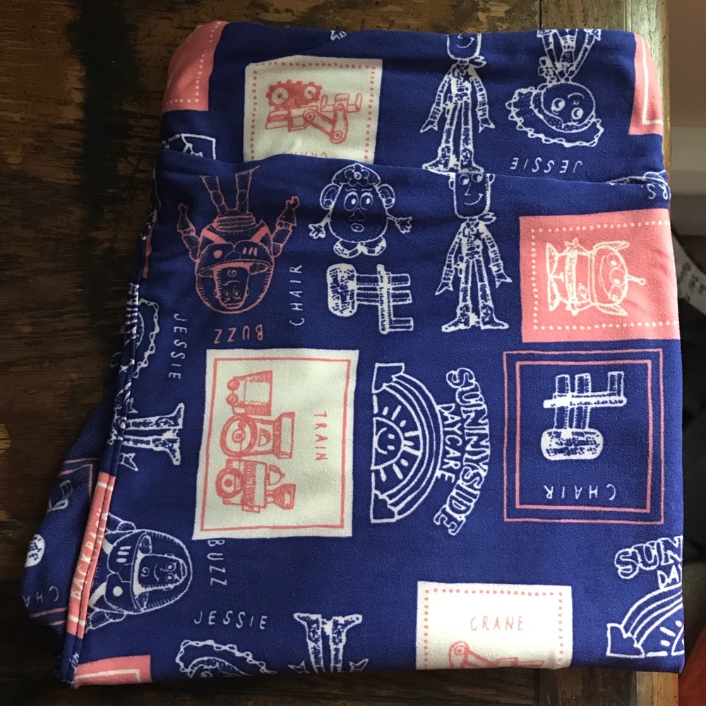 Lularoe TC2(18+) Leggings toy story EUC